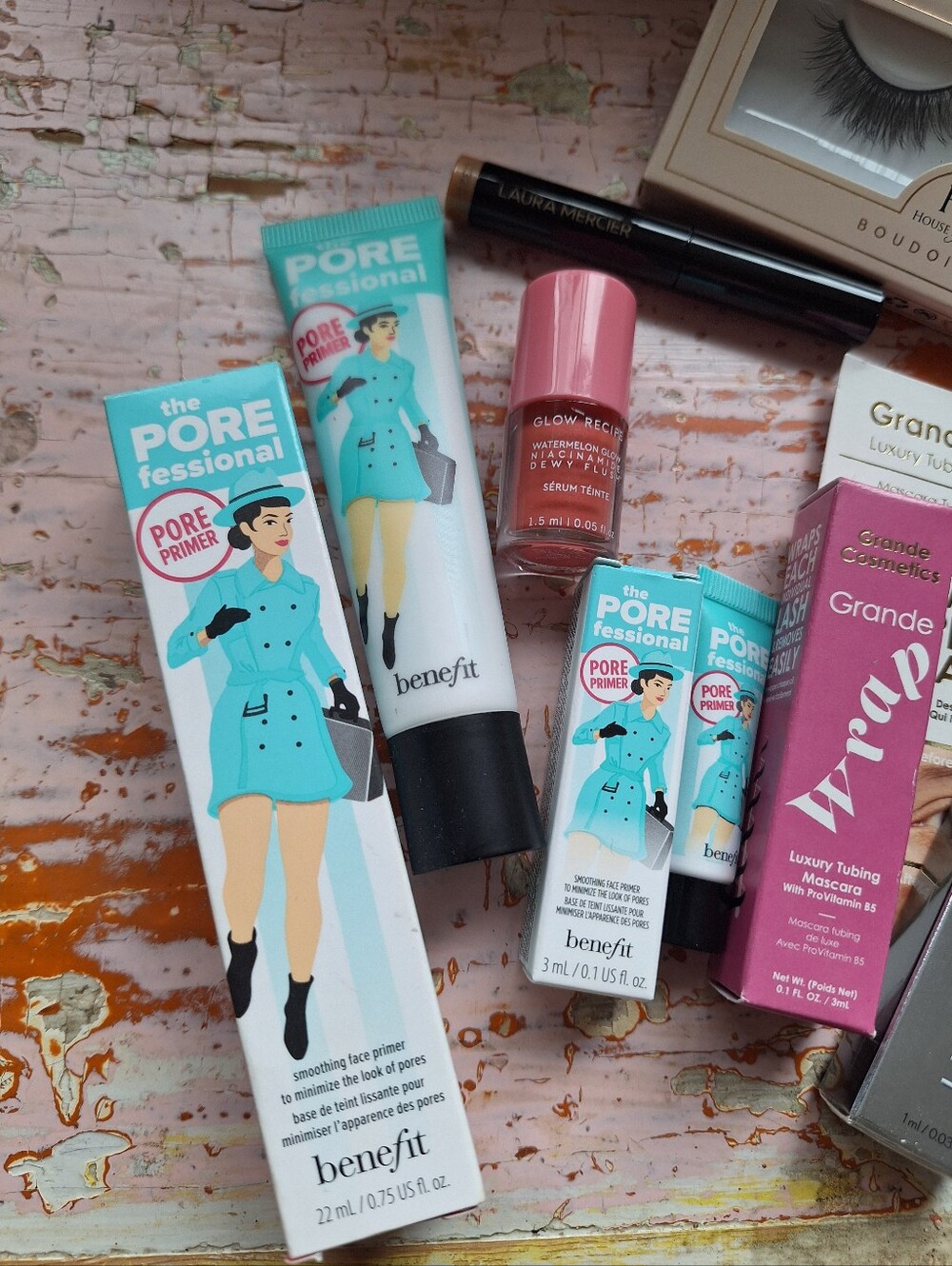 New 8 Pc Benefit Makeup Lot Primer, Black Eyeliner, Lashes - Picture 6 of 6